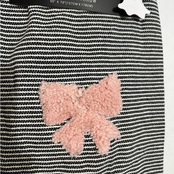 NWT Rachel Zoe Black White Striped Ghost Bow Halloween Tassel Throw Blanket - Picture 2 of 4